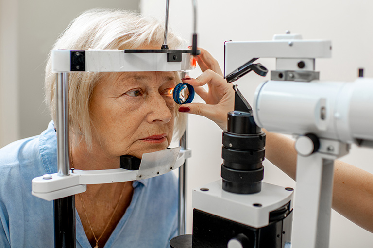 kobieta badanie wzroku
